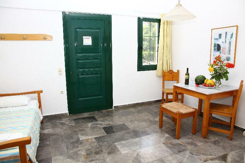 Camari Garden Hotel Apartments Gerani  Exterior photo